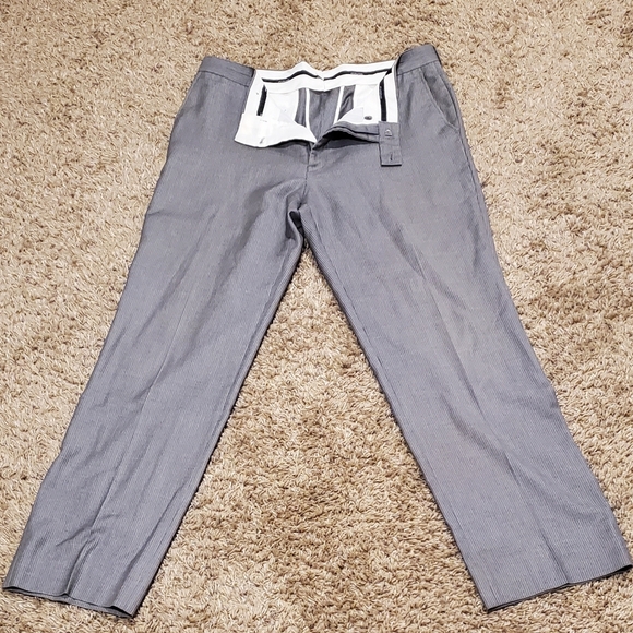 Gray pinstripe suit 44L 36x32 pant slim fit - Picture 9 of 9